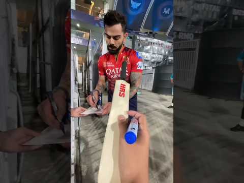 “King Kohli ❤️ Fans Moment” 👑#ViratKohli #KingKohli