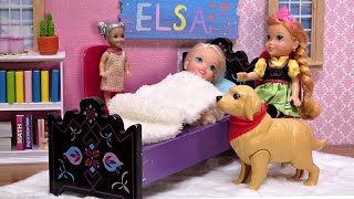 Oh, no, little Elsa is sick ! Get well - Elsa & Anna toddlers - cough - medicine - fever - tea