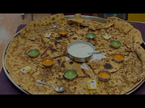 मात्र - 800/-🥵रू का World's😳Langest 32 इंच😱का पराठा । #foodtown #trending #video #jaipurfood