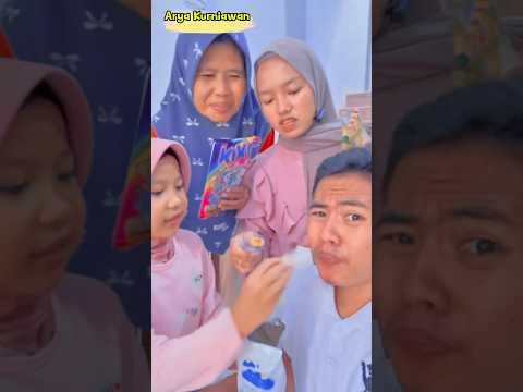 KENAPA SEMUA ORANG PELIT ENGGA MAU BERBAGI APA MUKAKU JELEK😭😭 #shorts