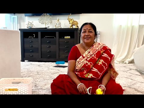 মা তো মা ই হয়..এত লোকের রান্না ঝড়ের গতিতে এখনও করতে পারে..চিলি চিকেন,খাসির মাংস,চিংড়ির মালাই কারি