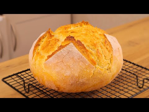 Meine Großmutter backte das ländliche Brot so. Ein altes Rezept für Brot. Brot backen