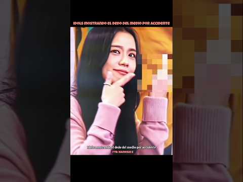 Idols mostrando el dedo del medio por accidente