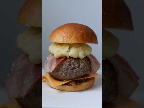 北海道産ほくほくポテトとチェダーチーズに焦がし醤油風味の特製オニオンソースが効いたジューシービーフバーガー（仮） #ヒカキン #マクドナルド