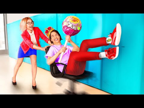 If My Mom Was the Principal / 20 Funny Situations in College