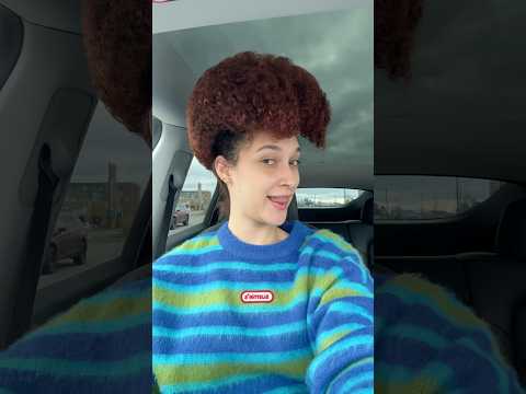 Doing my curly hair IN THE CAR!! #curlyhair #grwm