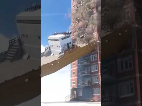 Giant Ship VS Building 😱