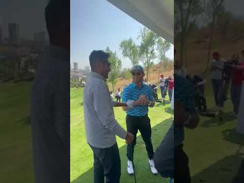 'Canelo' Álvarez y Jorge Campos conviven en el evento Hole-in-One por la educación