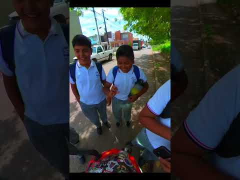 Millonario regala millones a niño #motos #biker
