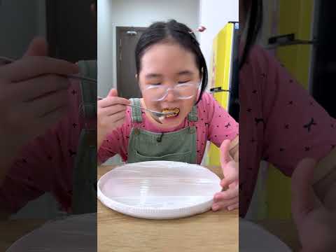 Ăn mì tôm đúng cách - How to Eat Instant Noodles Right 🍜😂 #food #funny