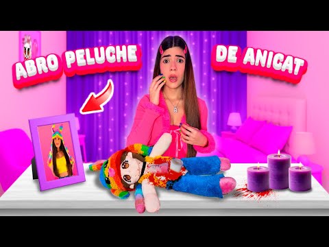 ABRÍ un PELUCHE idéntico a MÍ y me dijo que PRONTO me va a SUSTITUIR😨 | Ani Cat😻