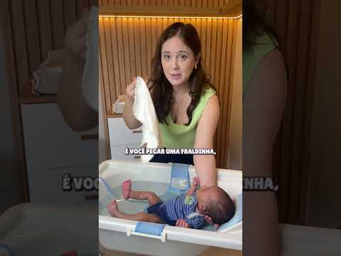 BEBÊ QUE SE ASSUSTA NA HORA DO BANHO