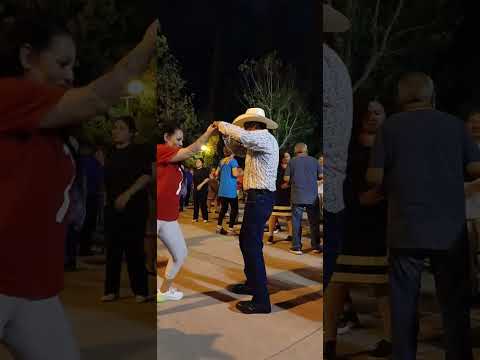 También bienes para enseñarles a  bailar  con gusto lo hacemos