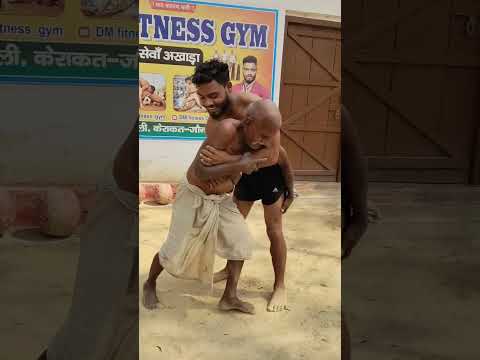 viral dadaji aur DM pahalvan ki kushti ho rahi 🔥#desi#workout #motivesn #trending #reels #viralvideo