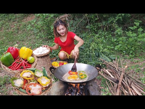 Cooking Egg tasty in big Bill peppers and yummy yummy delicious for lunch