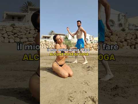 IL MIO AMICO prova ALCUNE POSE YOGA (e vi regala delle cadute stupende 🤣) #shorts #yogachallenge