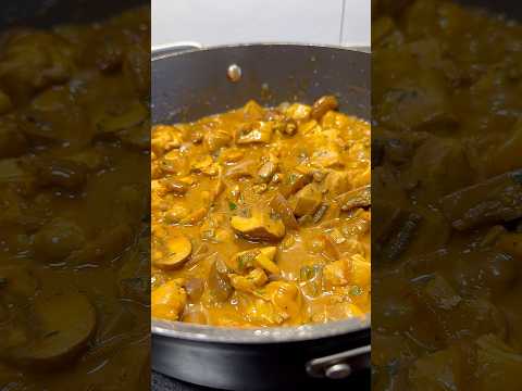 Pollo Strogonoff, ¡un clásico brutal! #youtubeshorts #recetas