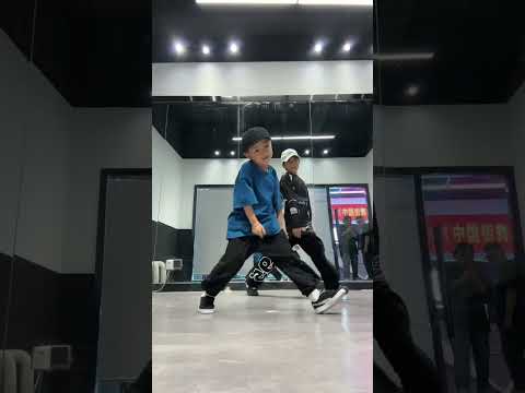 #dance 😎Today, I danced with my favorite brother, and I'm so happy!🥳 #dancingbaby #hiphop #cute