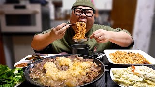 라면도 K-라면이 대세?! 비비고에서 태국에 출시한 볶음면 국뽕에 취하기!│혼밥 Mukbang Eatingshow