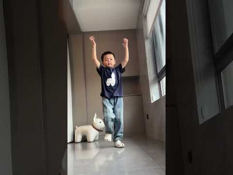 #GENTO😎I was in a hurry to dance and forgot to change into my Crocs🤣 #dancingbaby #dance #hiphop