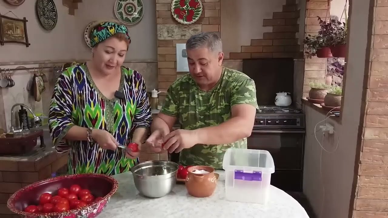 Бомбическая закуска из помидор! Рецепт от мамы!
