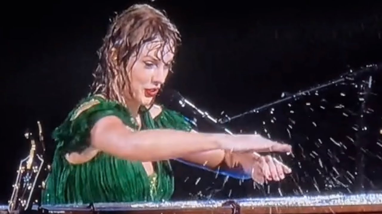 Taylor Swift Splashing The Rain To Crowd At The Eras Tour The Freedom