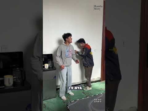 Si tukang bikin jendela kek helikopter😂
