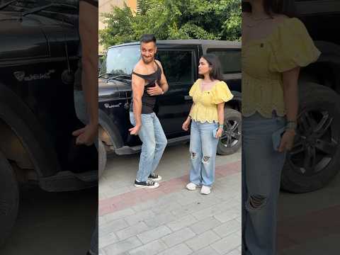 Injection lagega aaj #rjashishsharma #offshoulder #youtubeshorts #funnyvideos #fashion #couplegoal