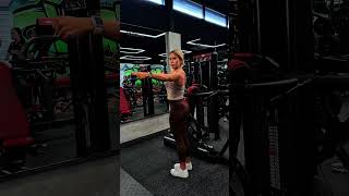 Jedno z najczęściej kaleczonych ćwiczeń na siłowni 🙈 #reardelts #glutecode #gymmotivation