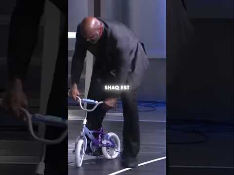 Shaq fait paraître tout minuscule 🤯...#nba #shaq