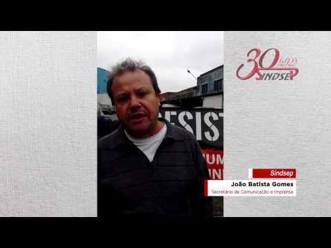 João Batista, dirigente do Sindsep, fala sobre a paralisação no estacionamento do Serviço Funerário