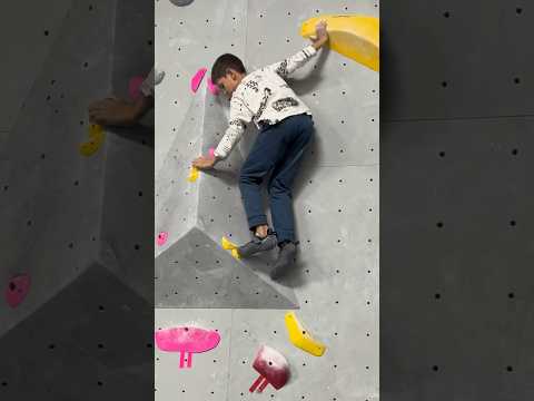 Niño SUPER Fuerte ?Pt: 1 #climbing #fitness #challenge #gym #adventure