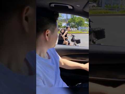 Tòm tem giữa ban ngày 🤣 | Asian women #tiktok #trending #funny #beautiful