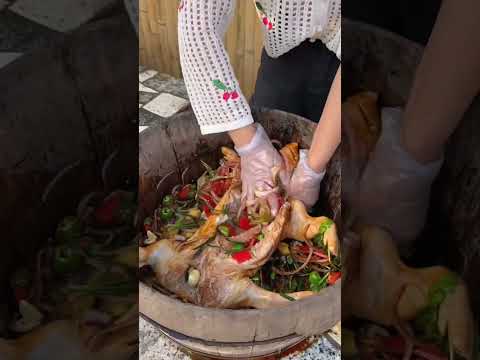 Salt Baked Suckling Pig 當河裡飄過來一隻小乳猪…. 上集 #乡村 #乡村生活 #中国美食 #fyp #乡村美食 #农村生活 #shorts