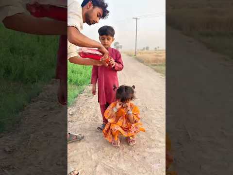 bacho ki anokhi madad #trending #emotional