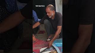 Gaza: Maler zerlegt eigene Bilder für Brennholz
