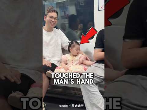 Little Girl’s Curious Antics on the Subway ❤️ #shorts