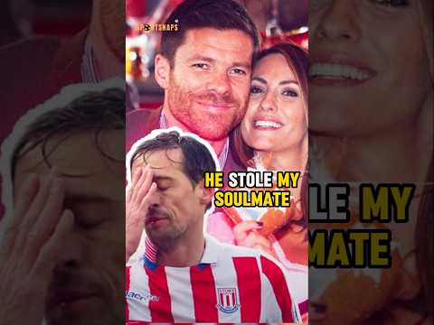 When Jamie Carragher embarrassed Peter Crouch in front of his teammates 🤣💔 #shorts