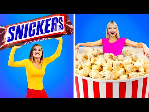 TANTANGAN MAKANAN RAKSASA vs MAKANAN MINI || Tantangan lucu dengan makanan favoritmu oleh RATATA!