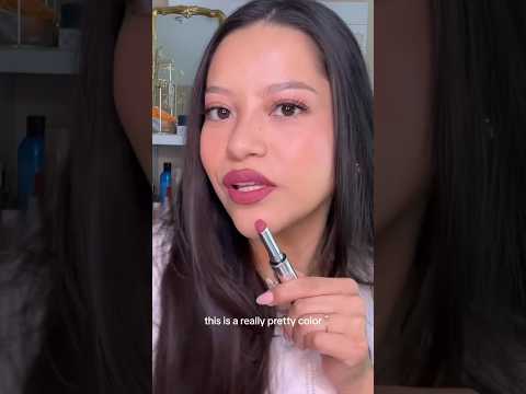 Most transfer proof lipstick I’ve ever used!! It’s called locked kiss 24hr lipstick