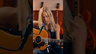Sheryl Crow plays “Old Man” by Neil Young #sherylcrow #neilyoung
