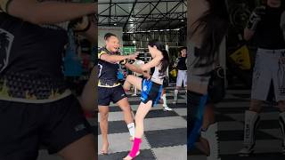 เตะไม่เคยโดน พอเตะโดนก็โดนเกี่ยว 🤣I've never beaten the coach, not even 🤣