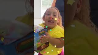 MC Divertida ENSINA que NÃO PODE abrir a porta para ESTRANHOS #shorts