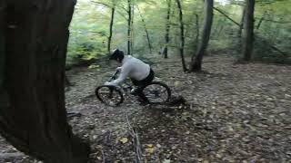 Nicer Tag im Herbst MTB mit Crash Mountainbike Bremse kaputt