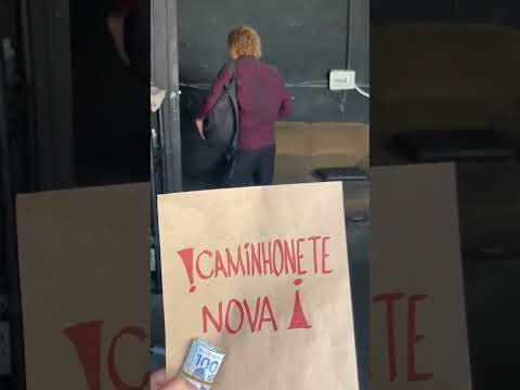 Milionário dá um caminhonete nova para o funcionário mais trabalhador 😭 faz tudo pela esposa