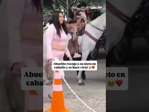 Abuelito recoge a su nieto en caballo y se hace viral