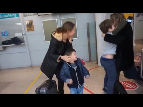 أختي جات😍خالتي جات😍الروينة نايضة 😄امي فرحانة😁يوم معنا😉