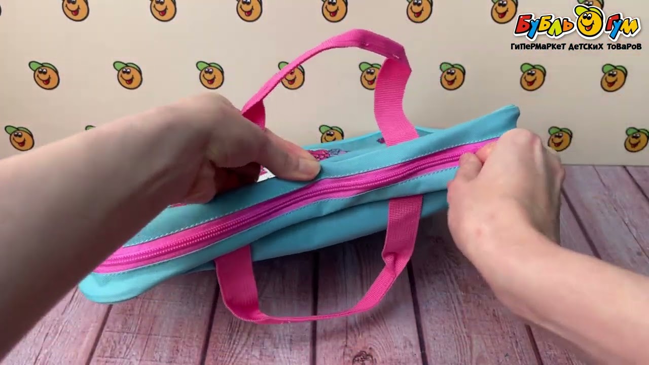 Папка А4 Белый котенок в цветах - видео Папка А4 Белый котенок в цветах - видео