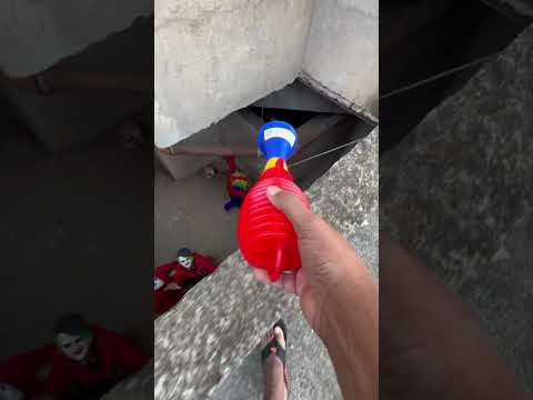 PEGAMOS A BUZINA DOS PALHAÇOS