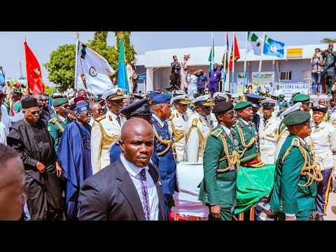 Allah Sarki😭 Yadda Mutanen Garin Daura Suka Taryi Gawar Marigayi Shugaba Muhammadu Buhari